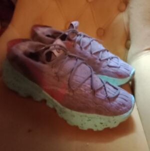 Pre-owned Women's Nike Sneaker's Size 10